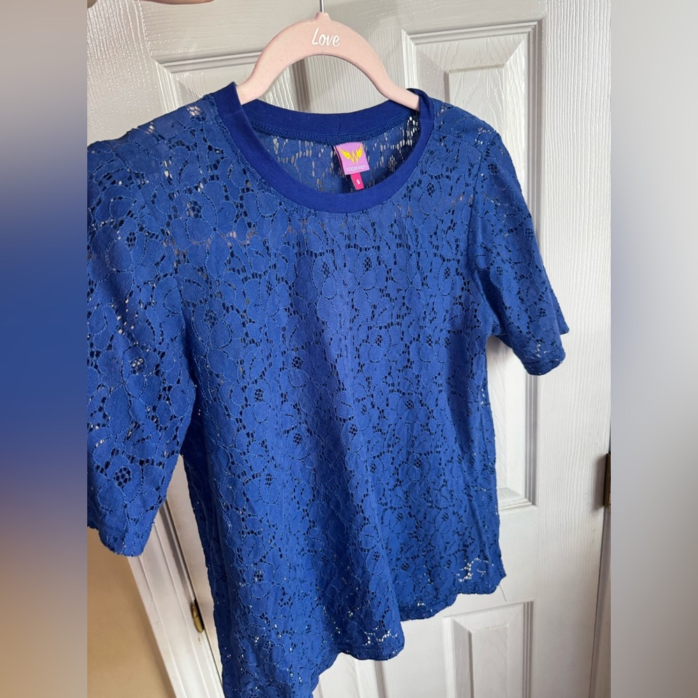 Women’s Blue Lace Short-Sleeve Top